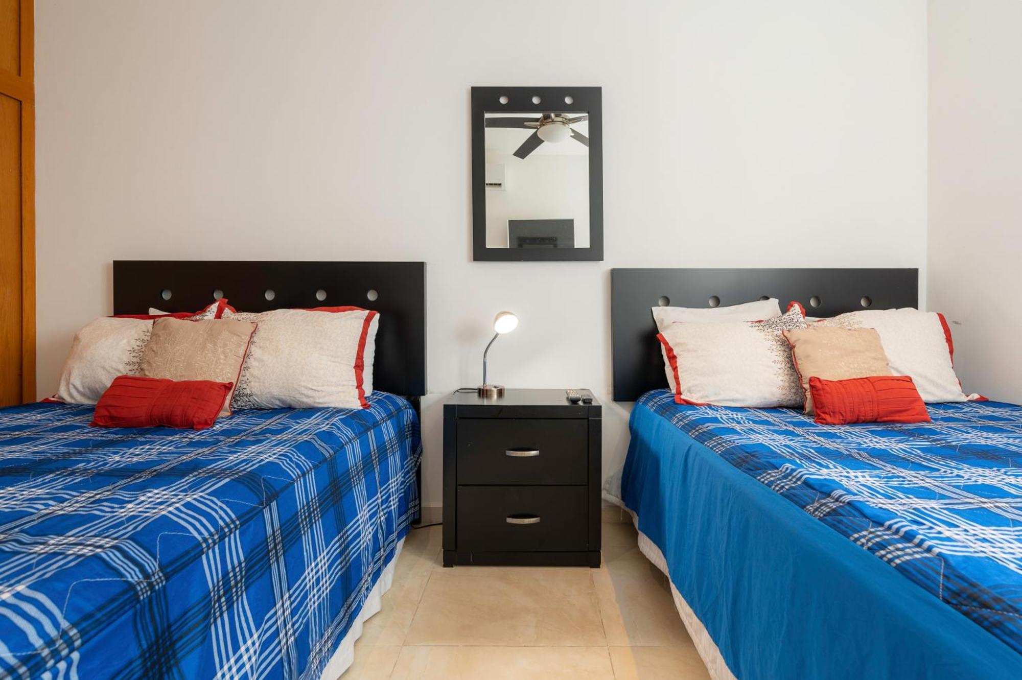 Apartamento Piscina En La Cima Lujoso En